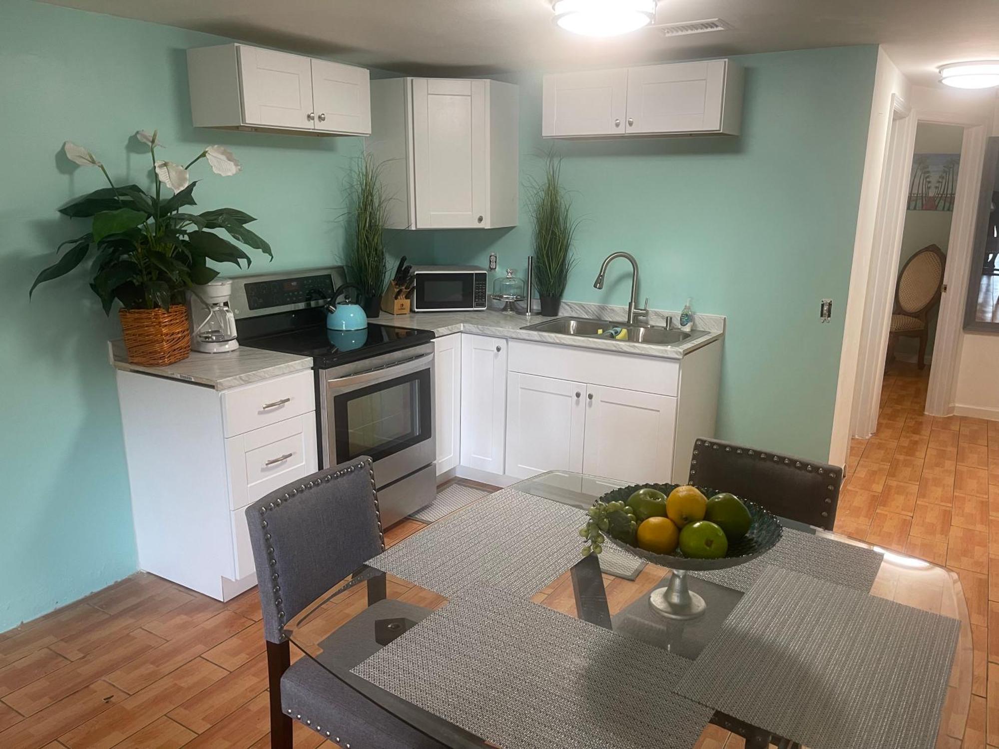 2Br Comfortable Downtown House Near Beach And More غرب شاطئ بالم المظهر الخارجي الصورة