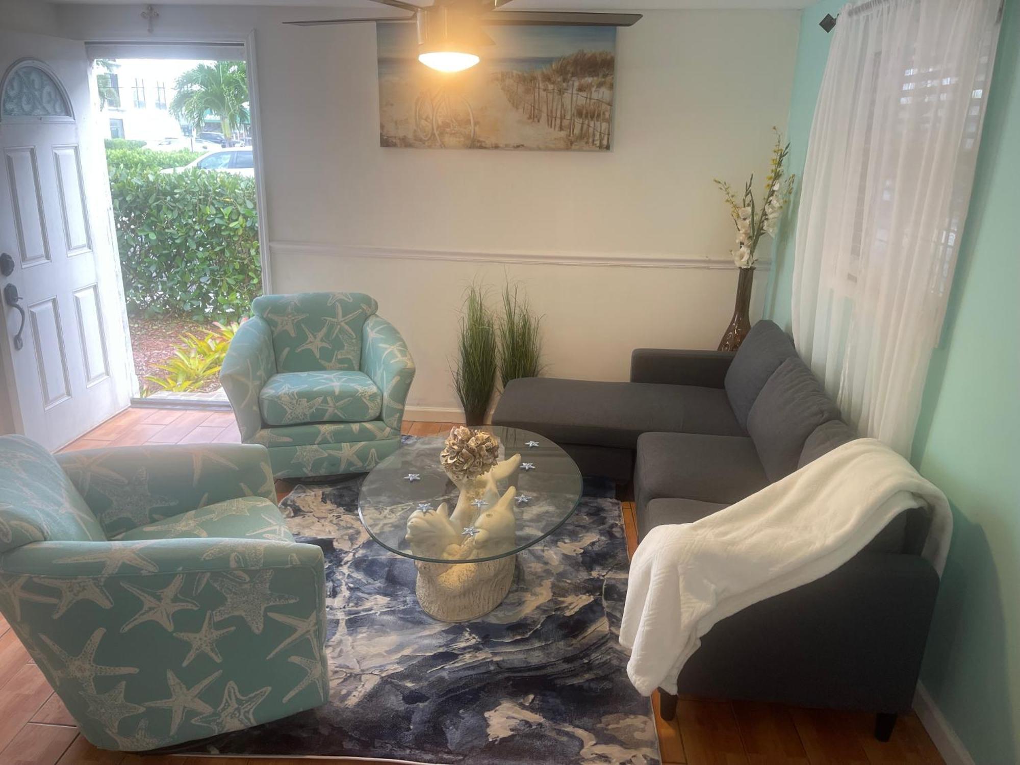 2Br Comfortable Downtown House Near Beach And More غرب شاطئ بالم المظهر الخارجي الصورة